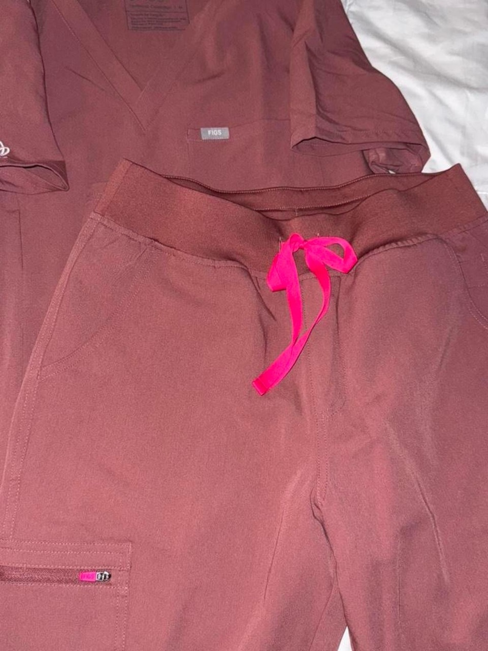 Figs Mauve Scrub Set with Hot Pink Drawstring
